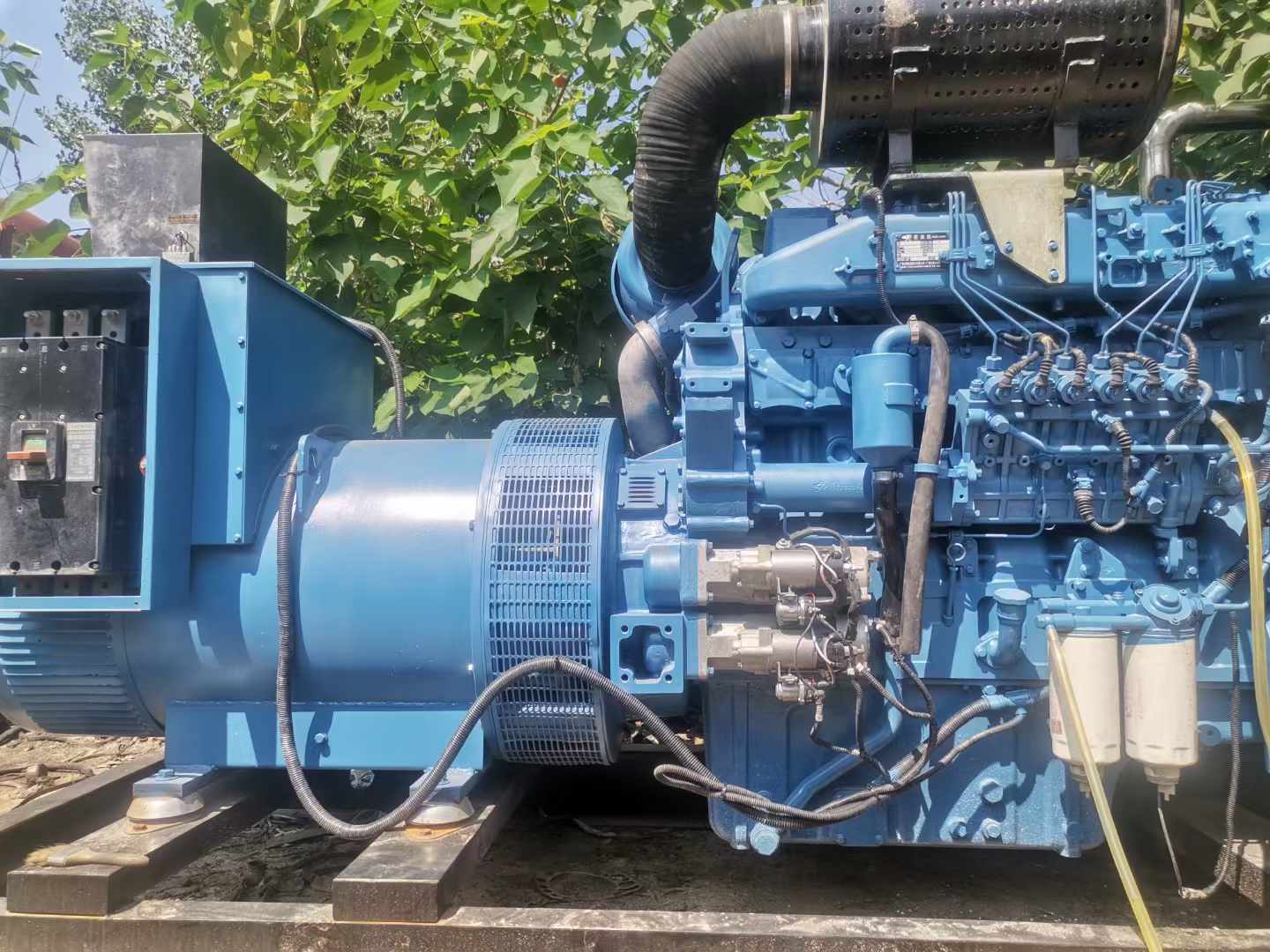 宝塔详细说明降低 800kW 柴油发电机输出电流波动的方法
