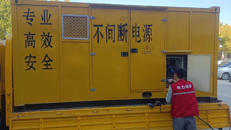 宝塔柴油发电机组和UPS电源配合使用时，如何避免切换过程中的电力中断？